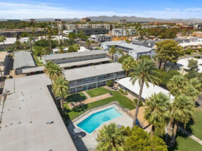 2BD Walk Out To Pool Old Town Scottsdale Paradise
